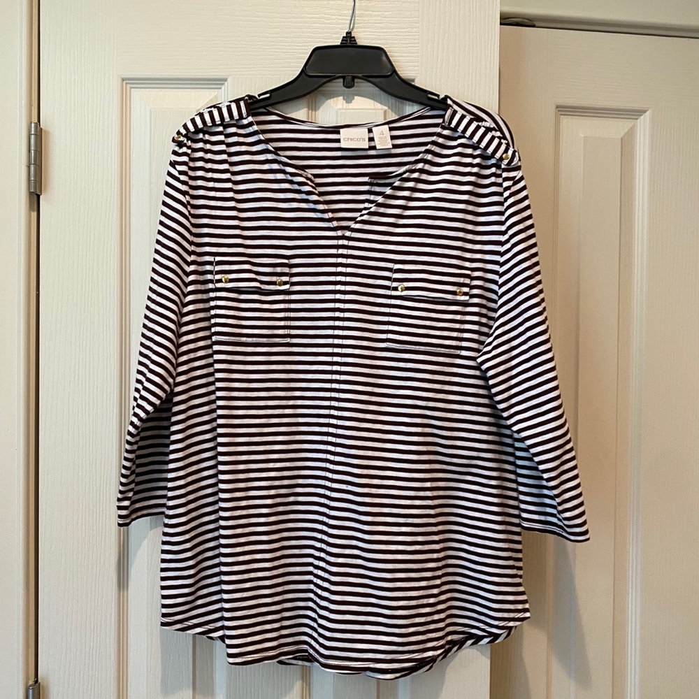 Chico’s Navy striped 3/4 sleeve top w/ gold detail